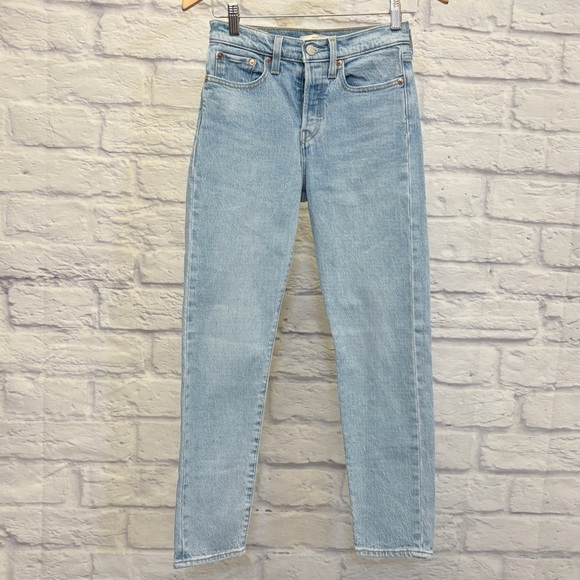 Levi’s Wedgie W24 (0/00) Icon Women’s Jeans Tango Light Wash High Rise Premium - Picture 3 of 12